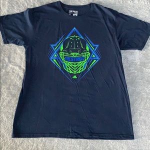 🔥Adidas T-shirt Sz L🔥